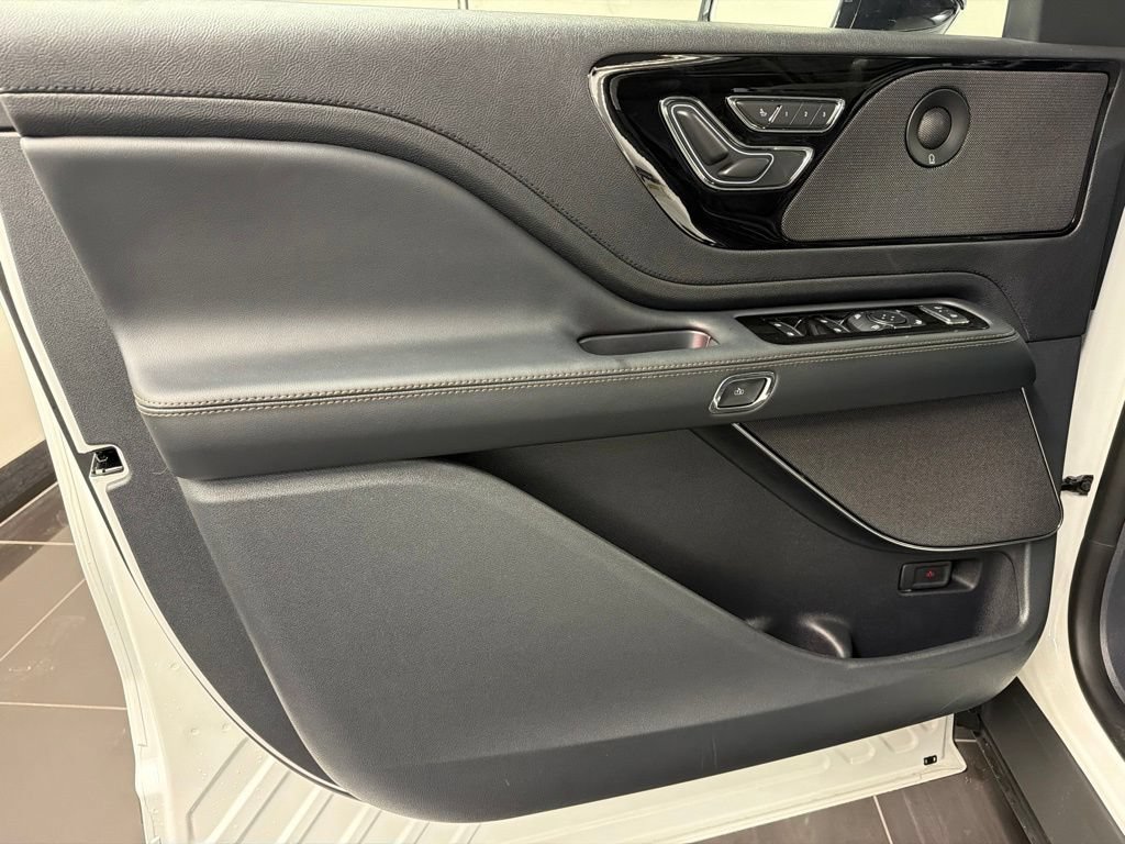 New 2026 Lincoln Aviator Reserve AWD/4WD image 31