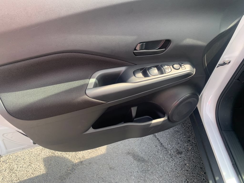 Used 2025 Nissan Kicks Play S FWD image 10