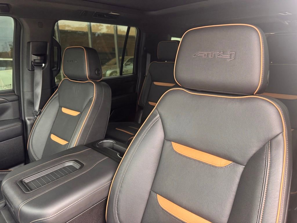 Used 2024 GMC Yukon XL AT4 w/ AT4 Premium Plus Package AWD/4WD image 11