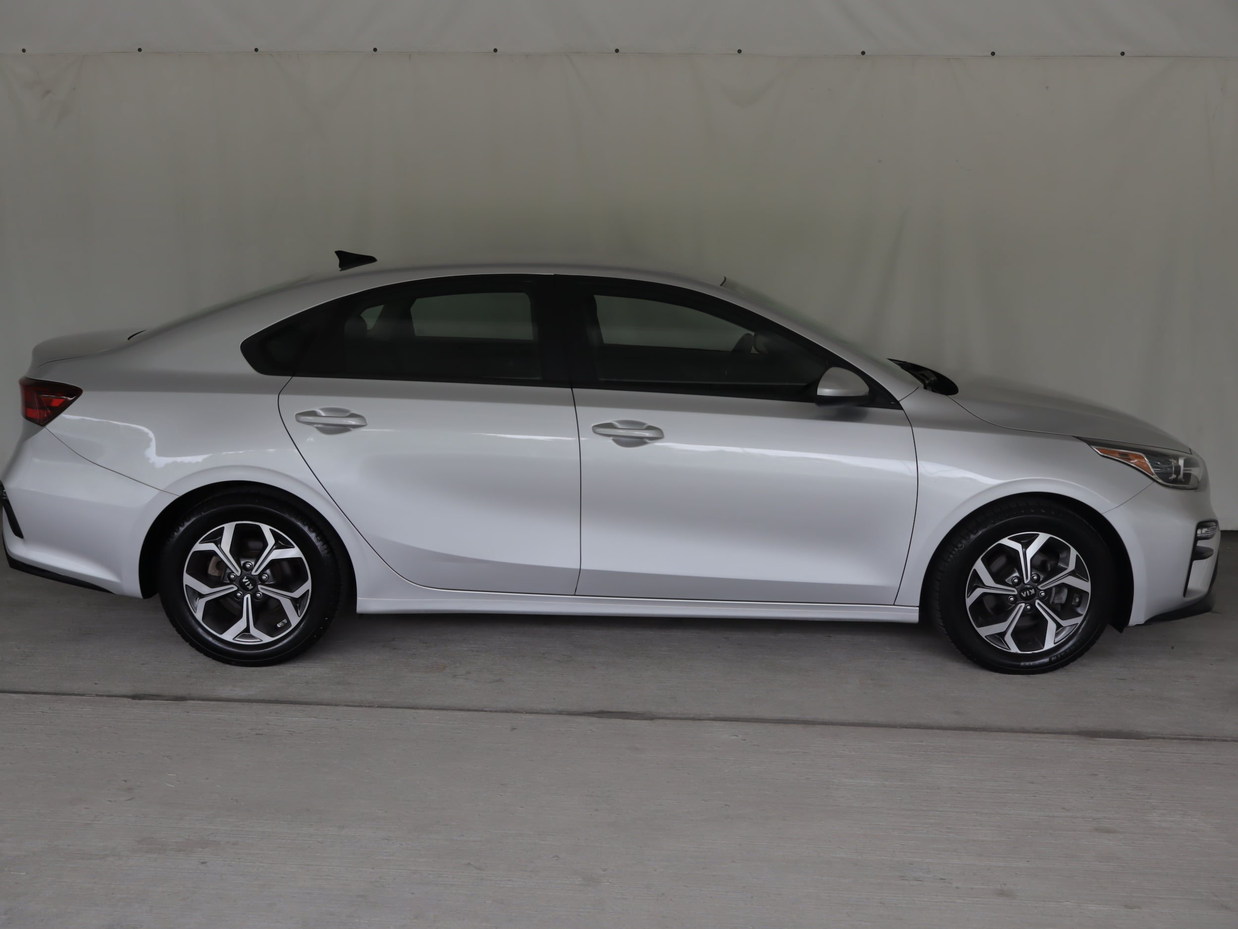 Used 2019 Kia Forte LXS FWD image 4