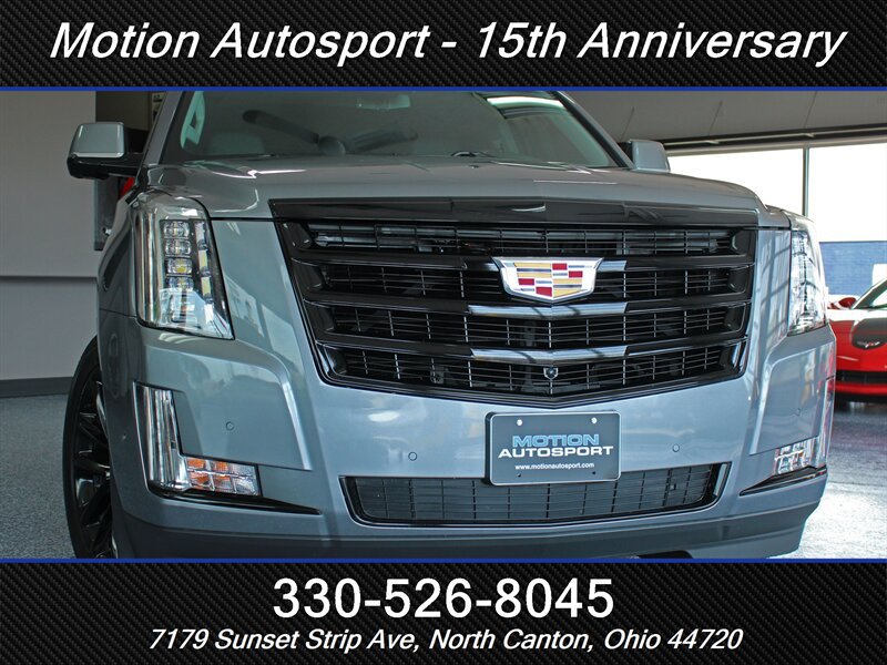 Used 2020 Cadillac Escalade Luxury w/ Escalade Sport Edition AWD/4WD image 43