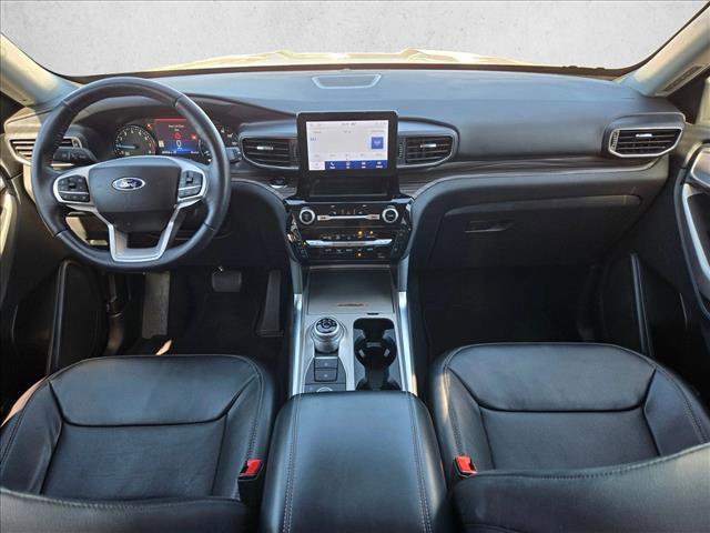 Used 2023 Ford Explorer Limited image 11