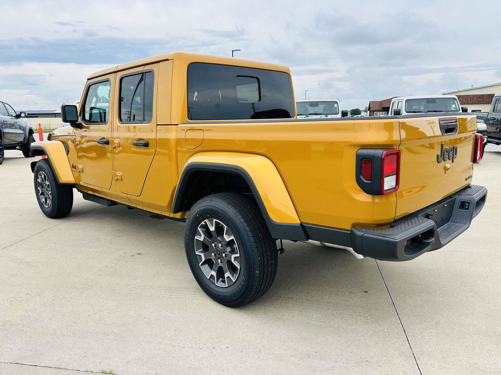 New 2026 Jeep Gladiator Sport AWD/4WD image 34