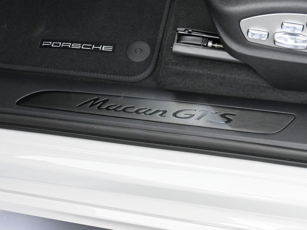 New 2026 Porsche Macan GTS AWD/4WD image 16