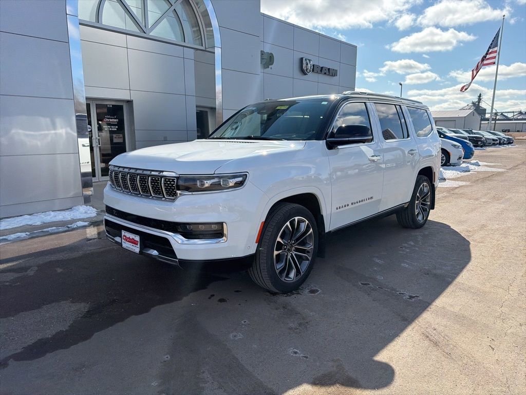 Used 2023 Jeep Grand Wagoneer Series III image 2