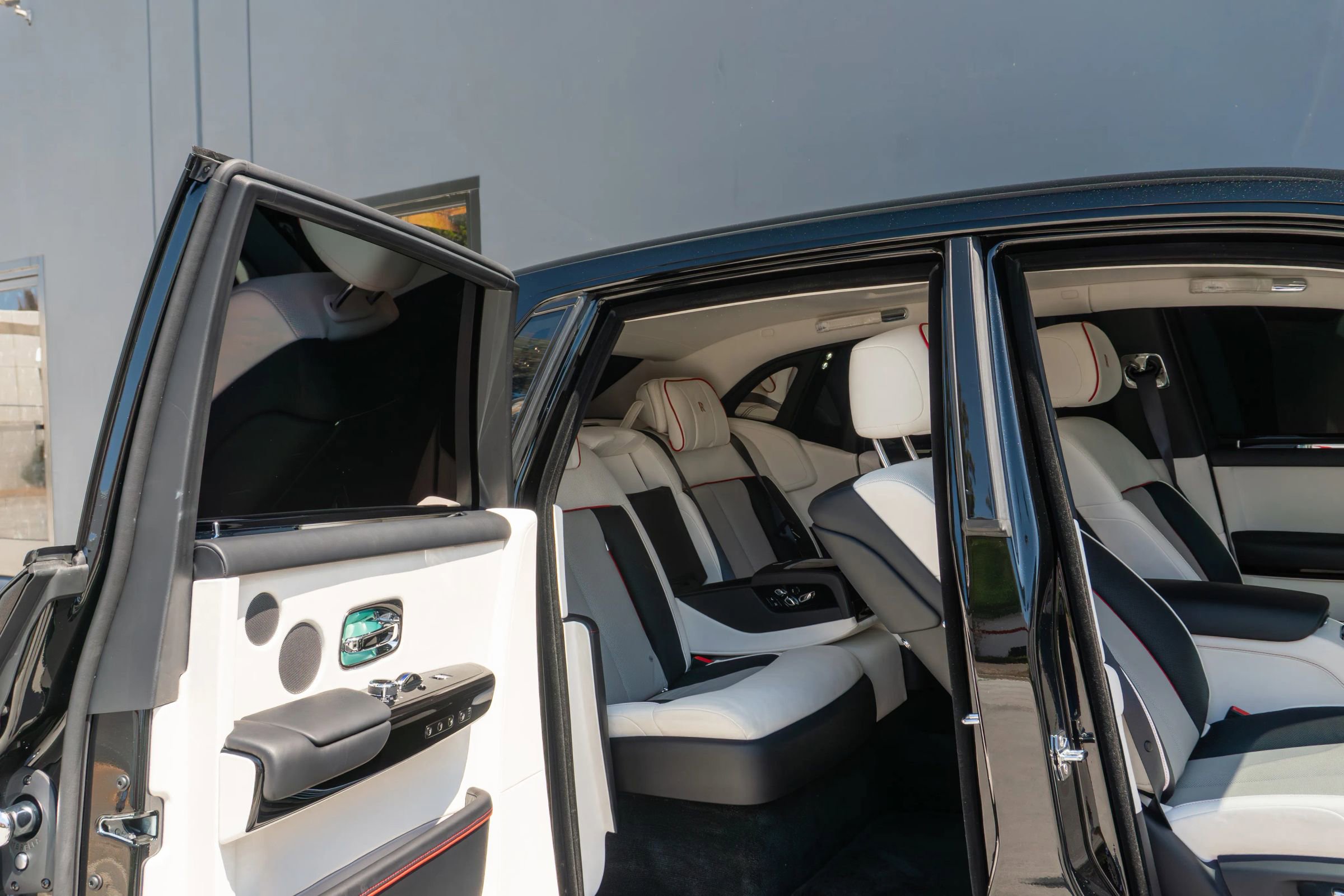 Used 2024 Rolls-Royce Phantom Sedan w/ The Phantom Package RWD image 72
