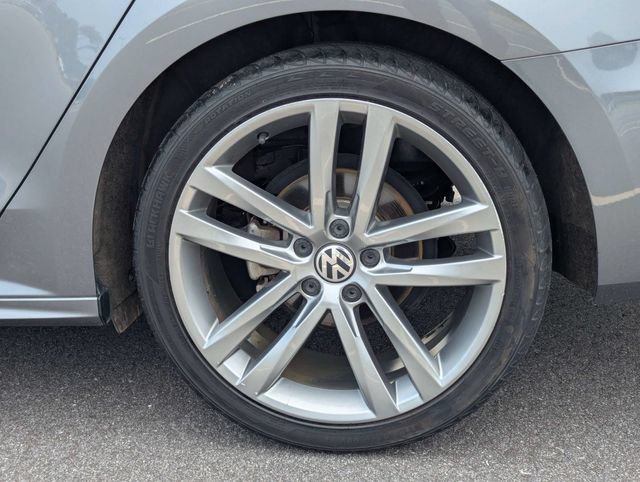 Used 2018 Volkswagen Passat 2.0T R-Line FWD image 11