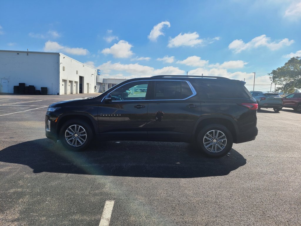 Used 2023 Chevrolet Traverse LT w/ LPO, Cargo Package AWD/4WD image 4