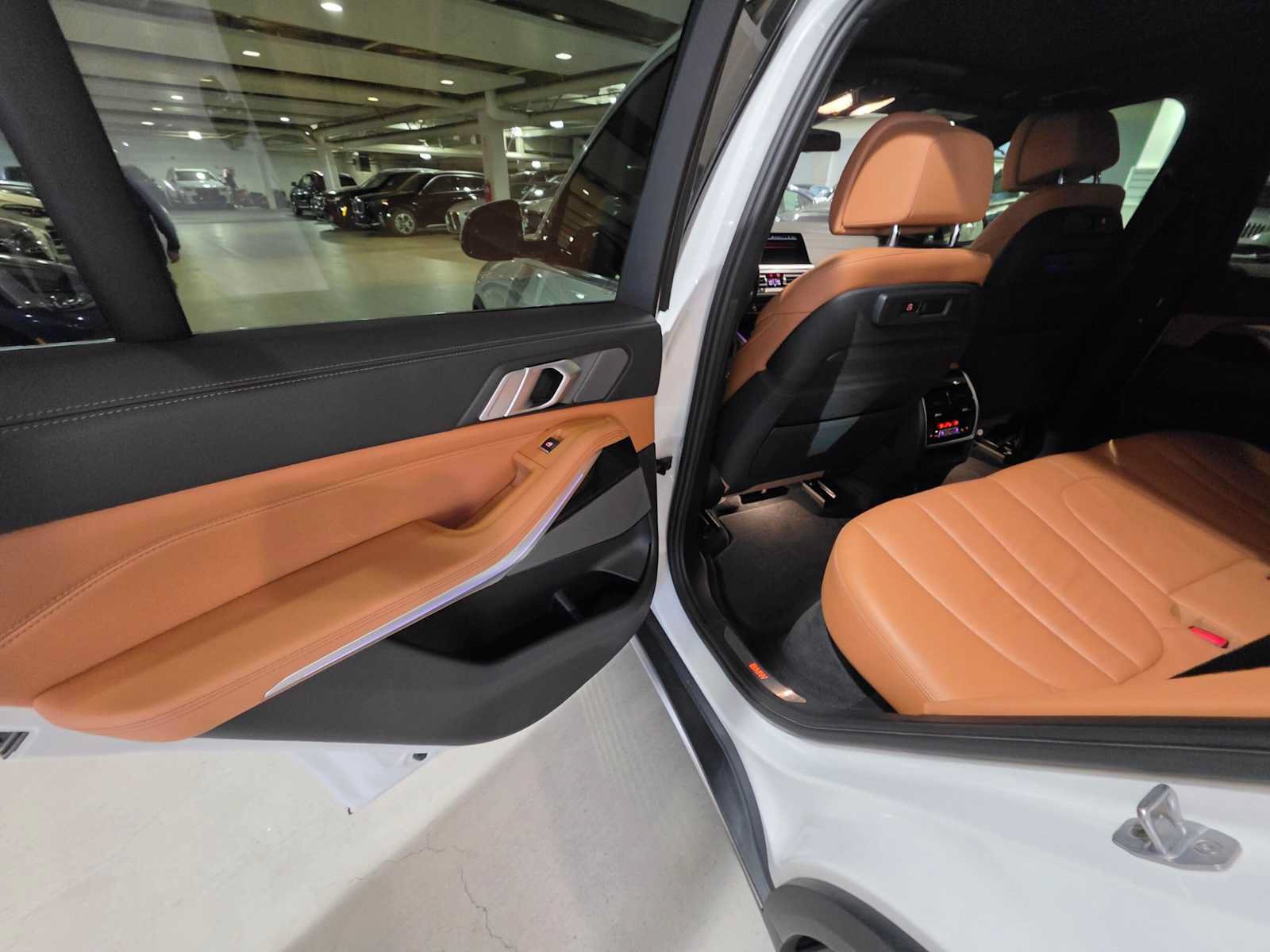 Used 2019 BMW X5 xDrive40i w/ Premium Package AWD/4WD image 18