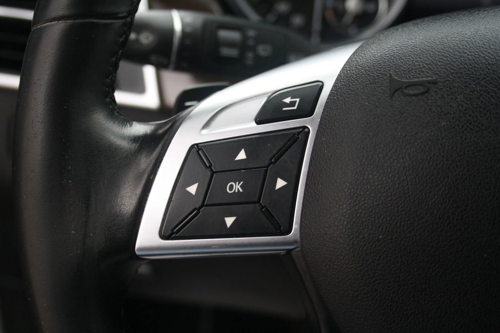 Used 2015 Mercedes-Benz GL 450 4MATIC image 23