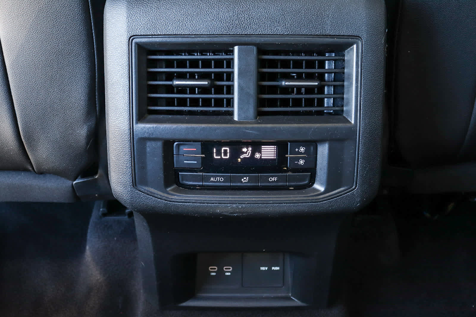 Used 2022 Volkswagen Atlas SE w/ Panoramic Sunroof Package image 21