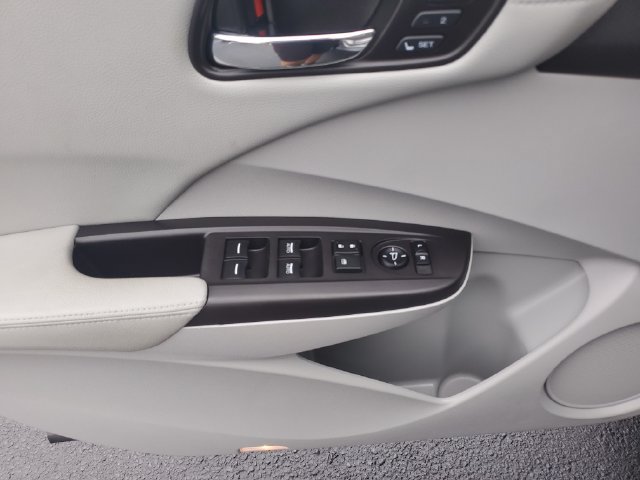Used 2017 Acura RDX w/ Technology Package AWD/4WD image 17