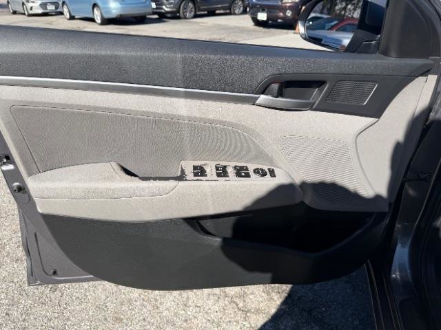 Used 2020 Hyundai Elantra SEL image 15