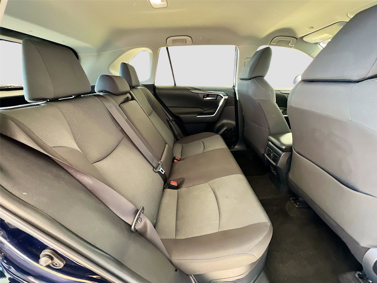 Used 2025 Toyota RAV4 XLE image 27