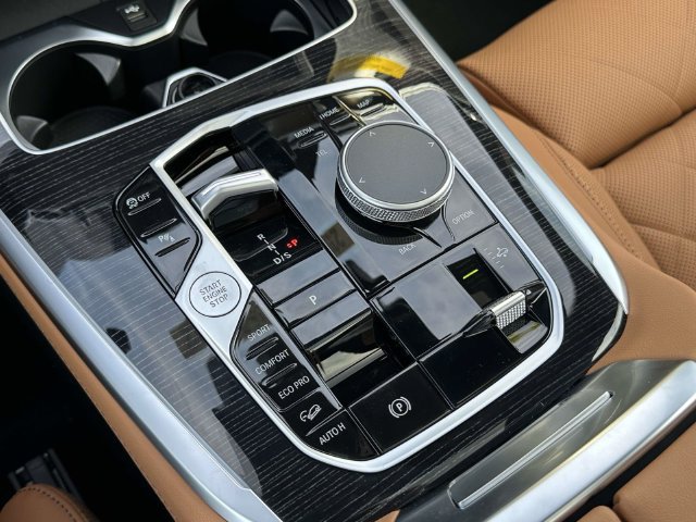 New 2027 BMW X7 xDrive40i w/ M Sport Package AWD/4WD image 19