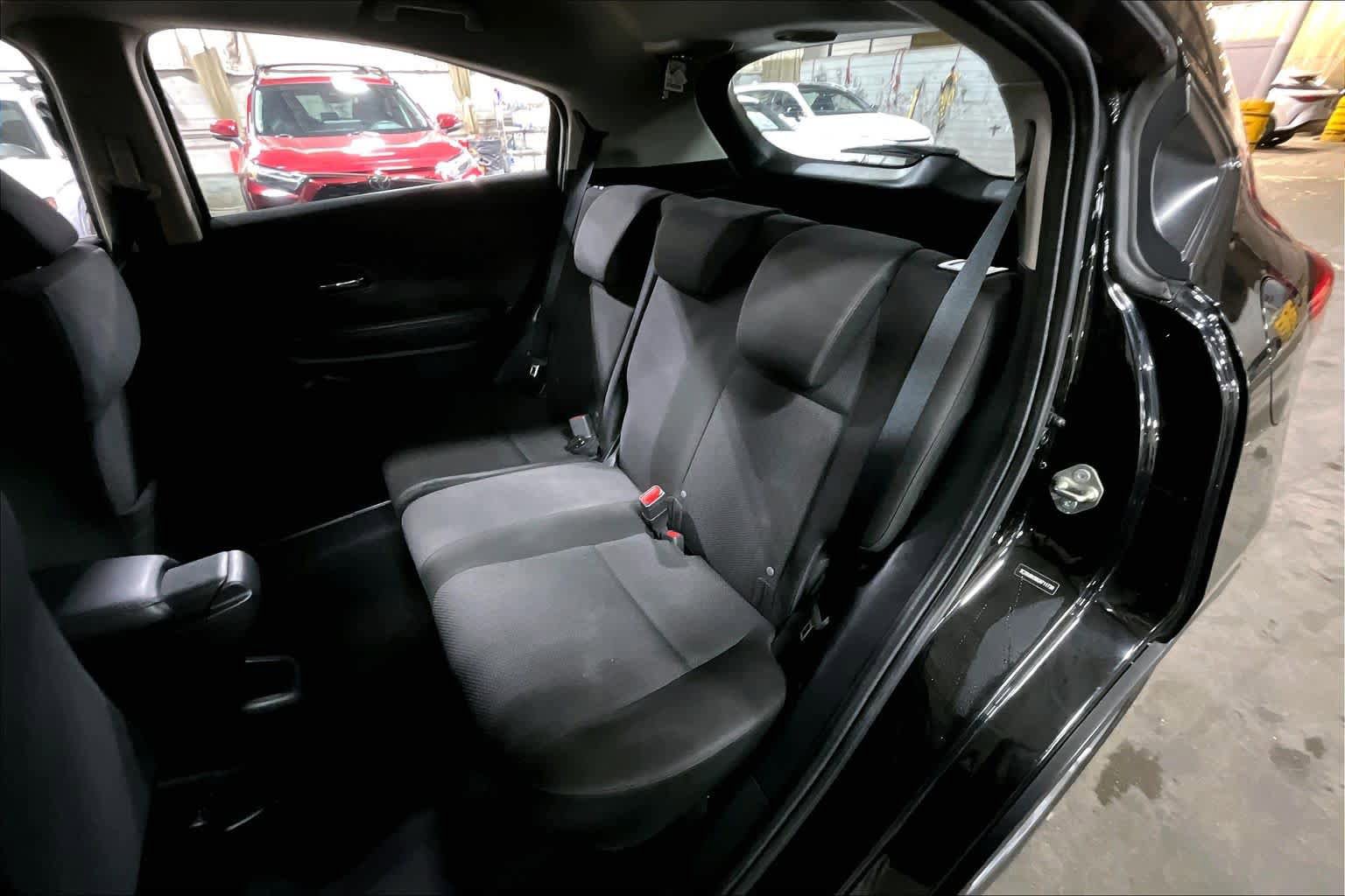 Used 2016 Honda HR-V LX image 21
