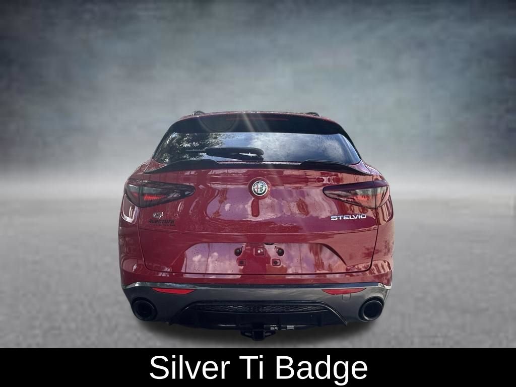 Used 2022 Alfa Romeo Stelvio Ti AWD/4WD image 6