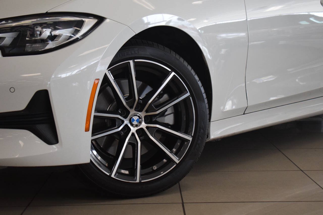 Used 2019 BMW 330i Sedan w/ Driving Assistance Package RWD image 9