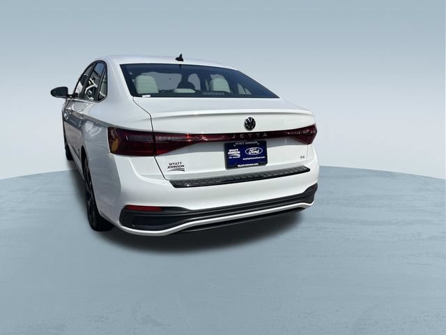 Used 2026 Volkswagen Jetta SE FWD image 6