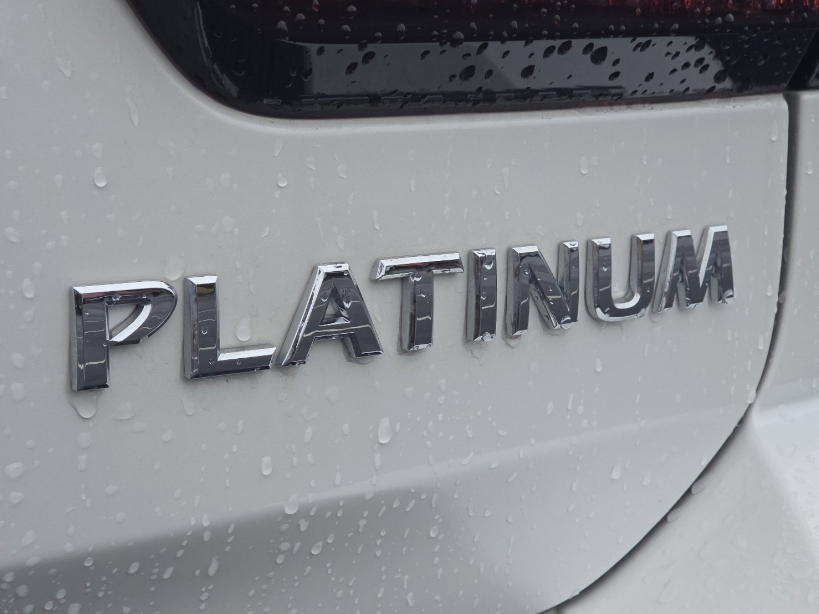 Used 2023 Nissan Armada Platinum image 14