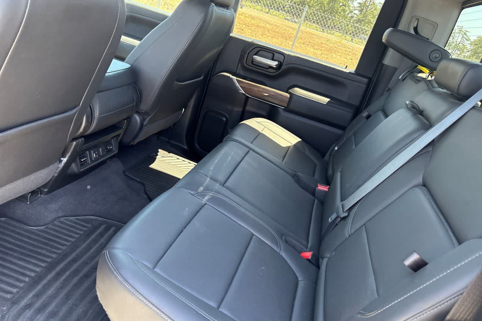 Used 2020 Chevrolet Silverado 2500 LT w/ Convenience Package AWD/4WD image 5