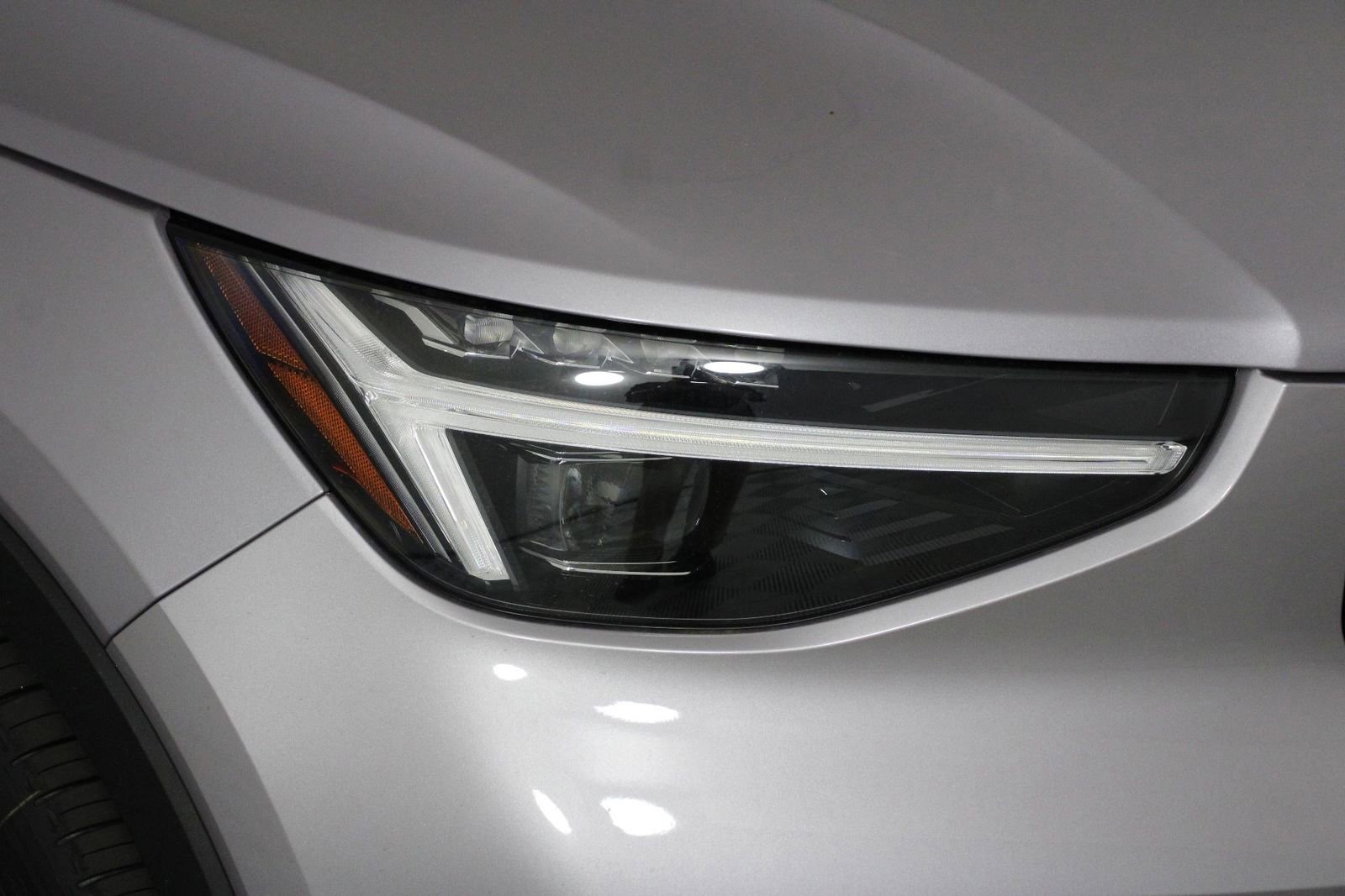 New 2026 Volvo XC40 B4 Plus w/ Climate Package image 14