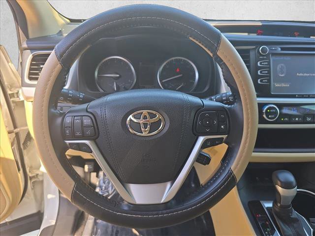 Used 2018 Toyota Highlander XLE AWD/4WD image 18