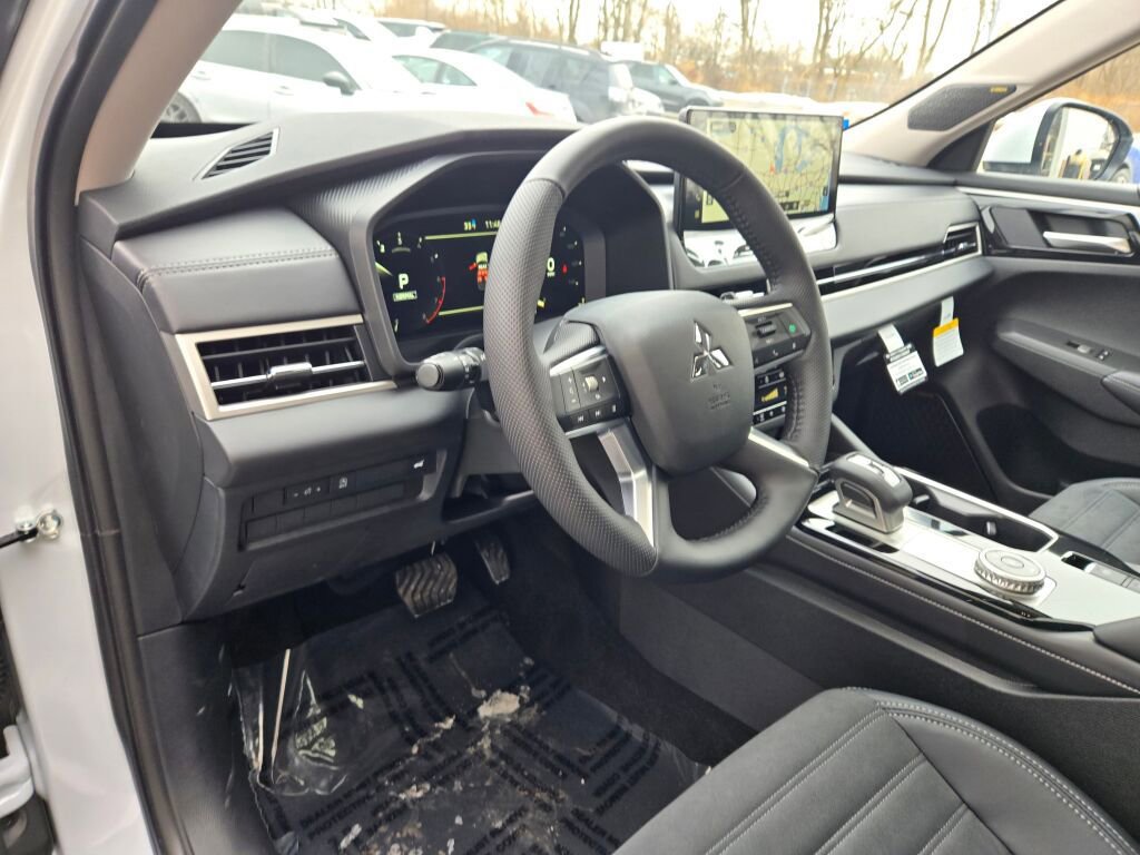 New 2026 Mitsubishi Outlander SE AWD/4WD image 18