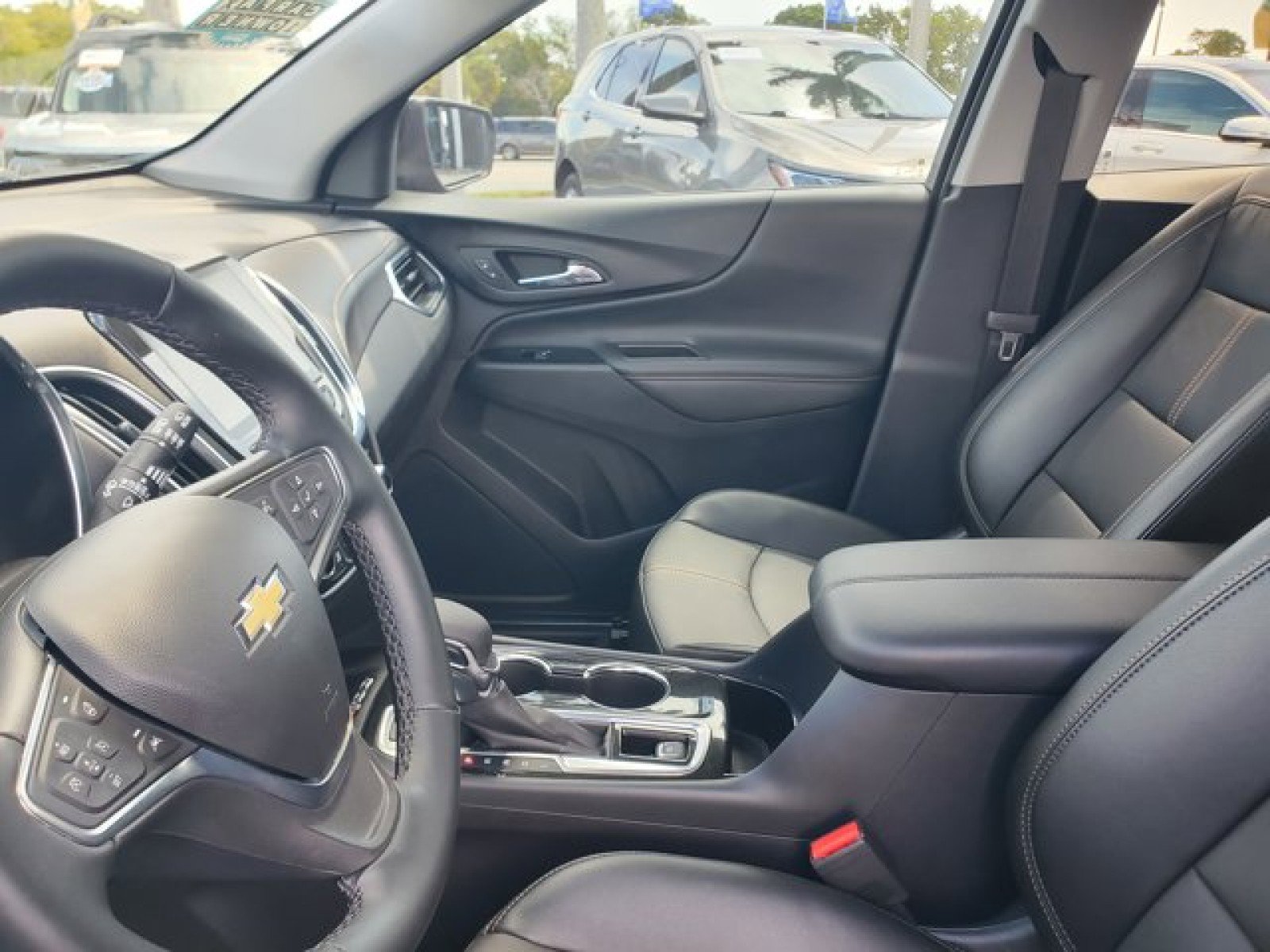 Used 2024 Chevrolet Equinox Premier AWD/4WD image 12