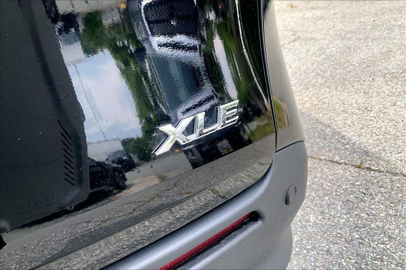 Certified 2025 Toyota Sienna XLE FWD image 10