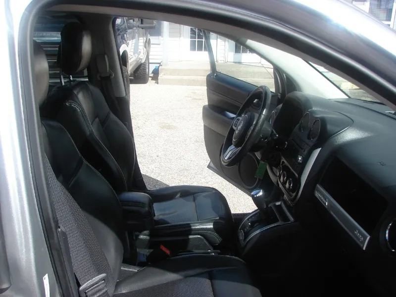 Used 2016 Jeep Compass High Altitude FWD image 20