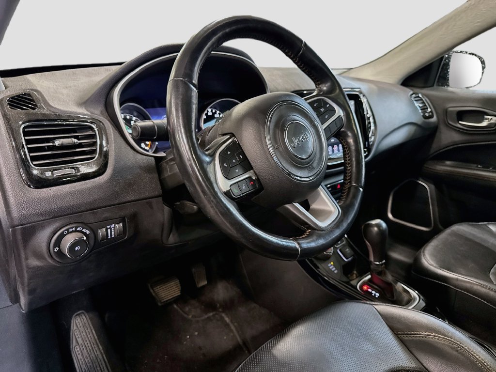 Used 2020 Jeep Compass Limited w/ Luxury Seat Group AWD/4WD image 9