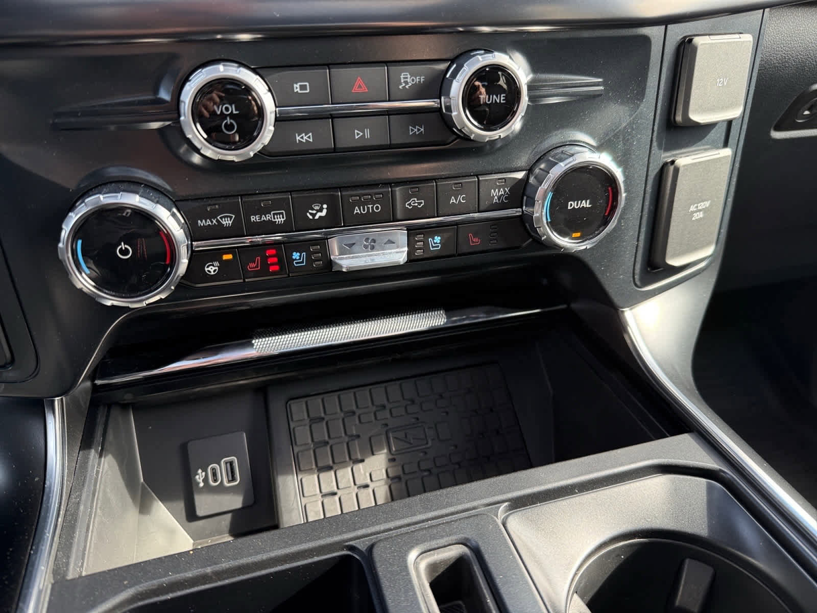 Used 2025 Ford F150 Raptor image 21