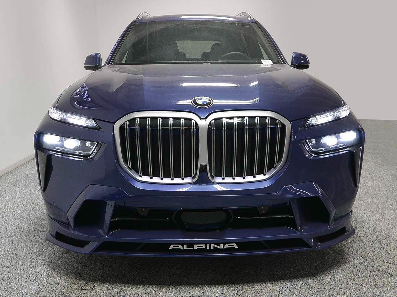 New 2026 BMW ALPINA XB7 AWD/4WD image 2