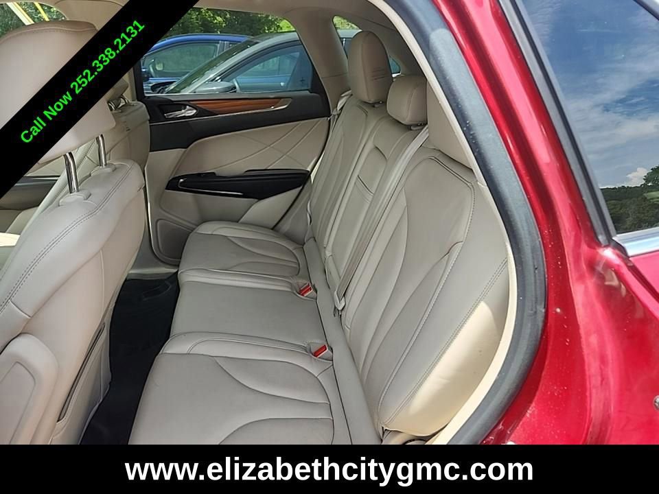 Used 2017 Lincoln MKC Select w/ Select Plus Package image 4
