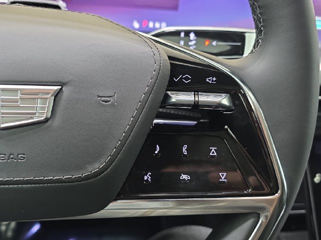 New 2026 Cadillac Escalade IQL Sport 2 w/ LPO, ONYX Package AWD/4WD image 14