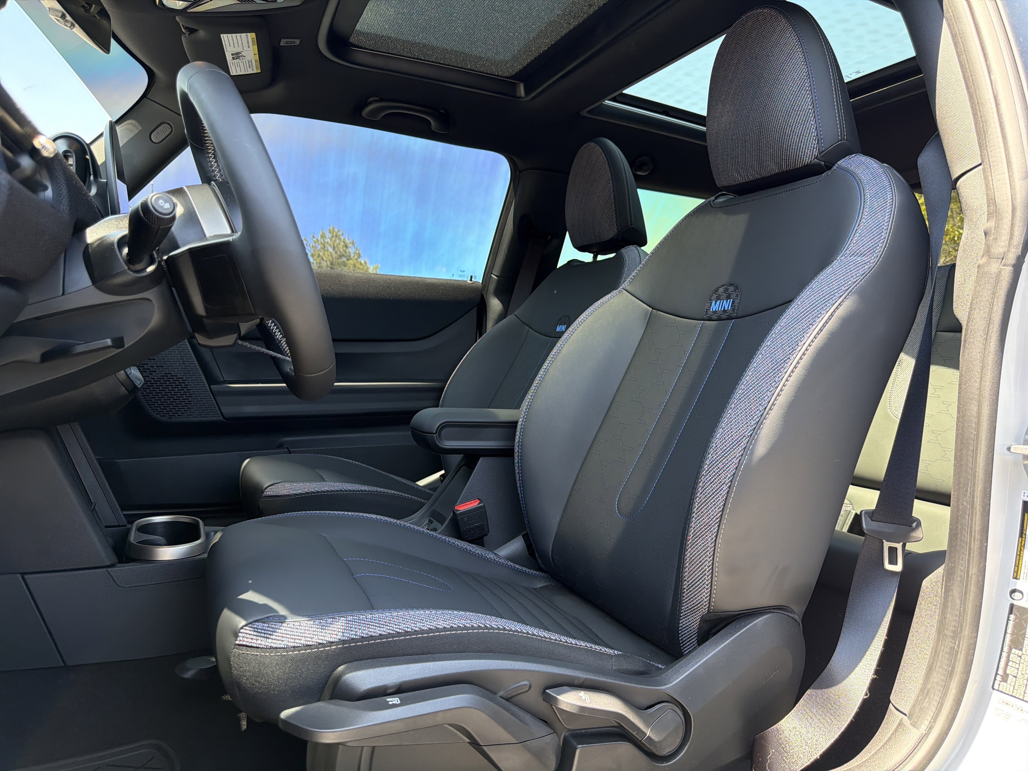 Used 2026 MINI Cooper 2-Door Hardtop FWD image 7