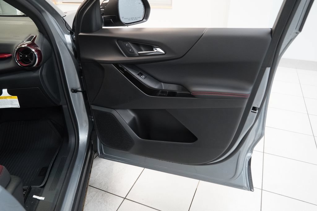 New 2027 Chevrolet Equinox RS w/ LPO, Floor Liner Package FWD image 25