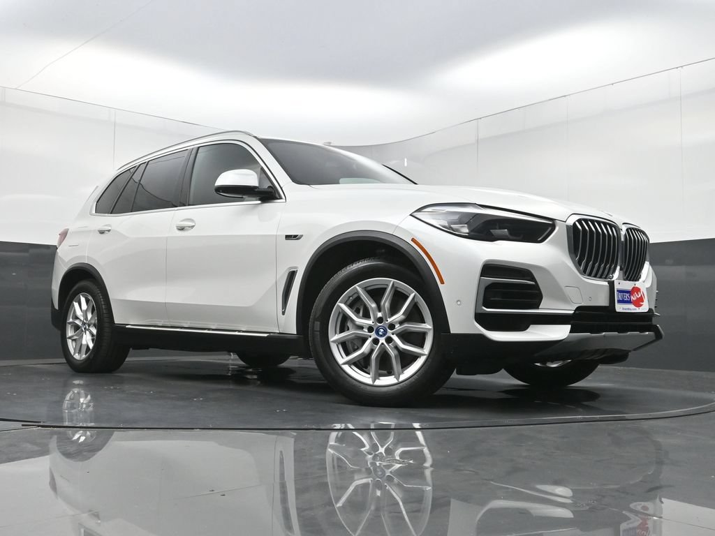 Used 2022 BMW X5 xDrive45e w/ Climate Comfort Package AWD/4WD image 26