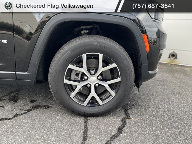 Used 2024 Jeep Grand Cherokee L Limited w/ Trailer Tow Package image 3