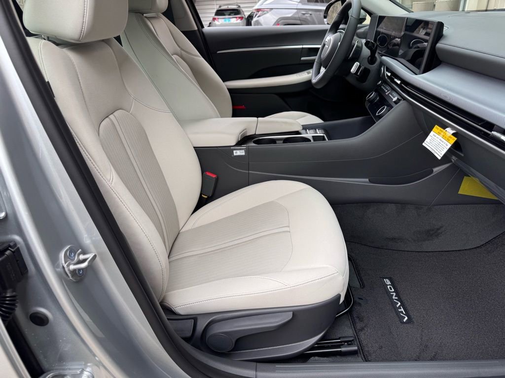 New 2026 Hyundai Sonata SEL FWD image 17