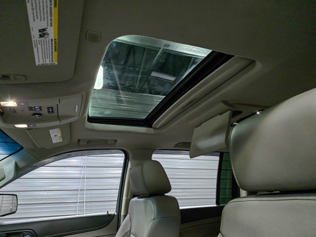 Used 2017 GMC Yukon XL SLT w/ Open Road Package image 14