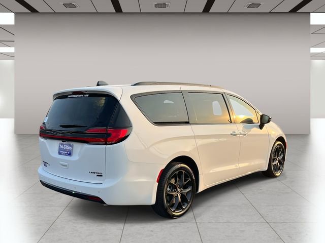 New 2026 Chrysler Pacifica Limited w/ S Appearance Package AWD/4WD image 3