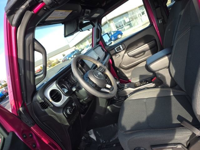 Used 2024 Jeep Gladiator Sport image 17