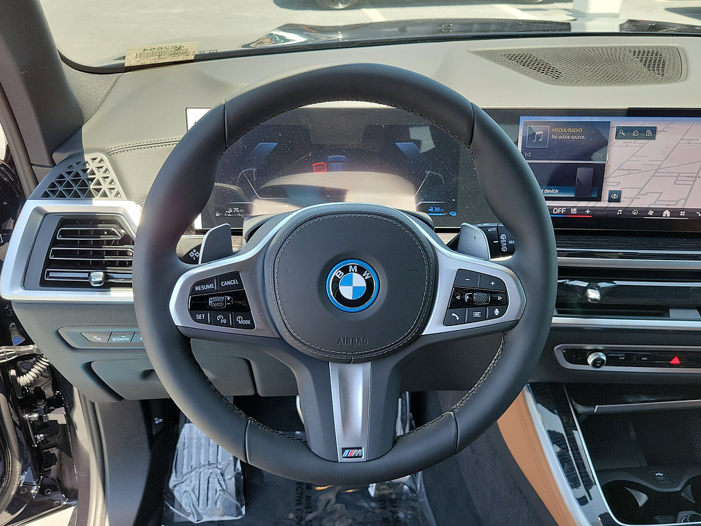 New 2026 BMW X5 xDrive50e w/ M Sport Package AWD/4WD image 24
