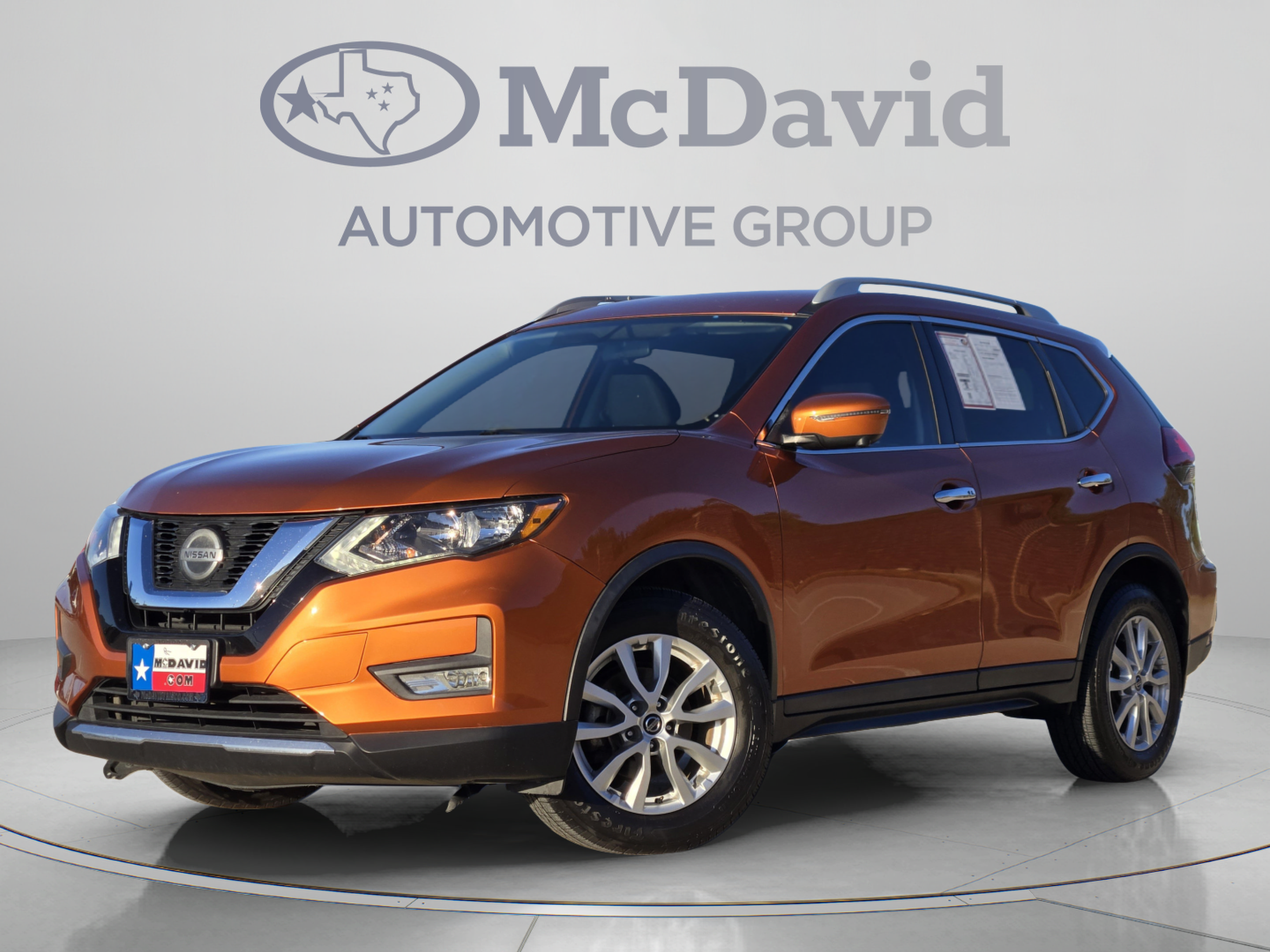 Used 2018 Nissan Rogue SV w/ Premium Package FWD image 1