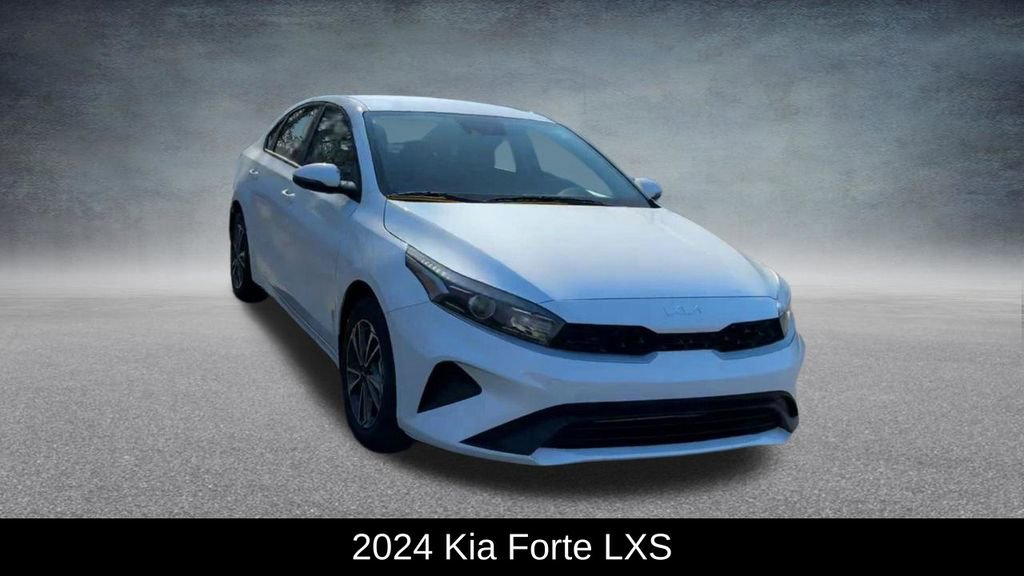 Used 2024 Kia Forte LXS w/ LXS Technology Package FWD image 3