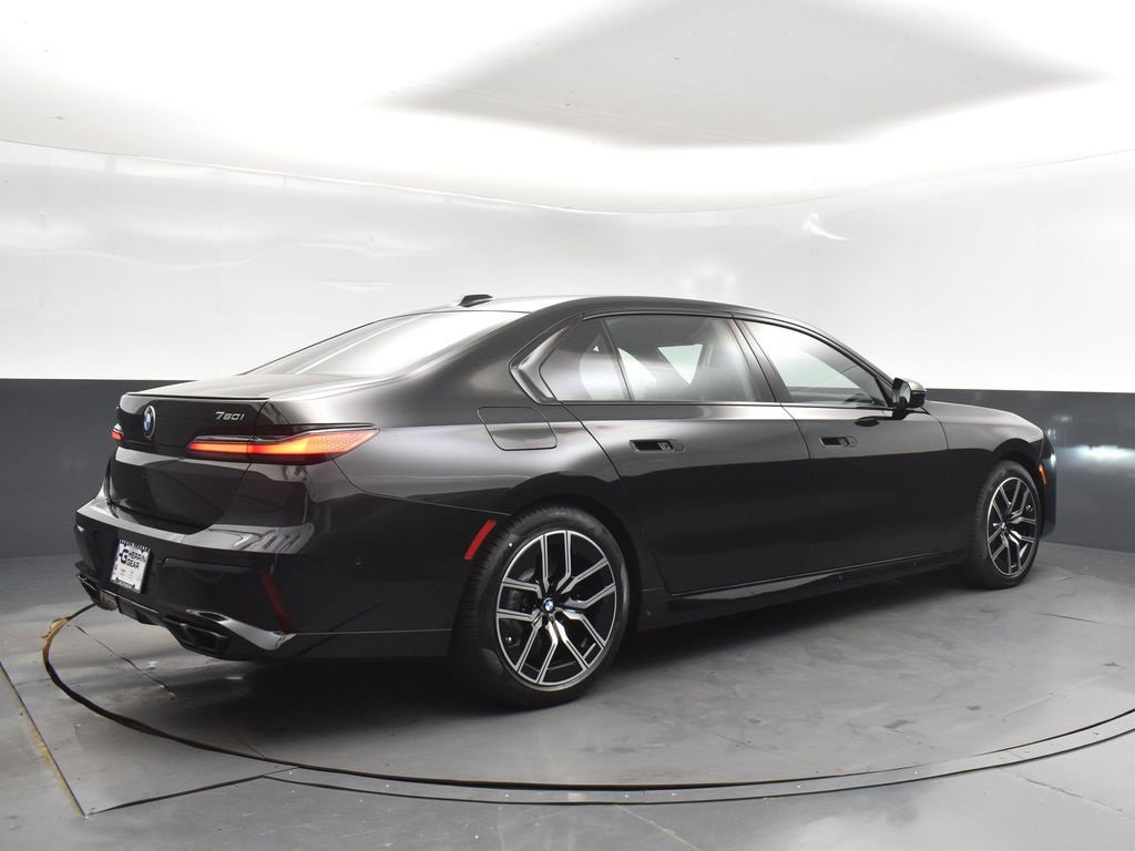 New 2026 BMW 760i xDrive w/ Executive Package image 5