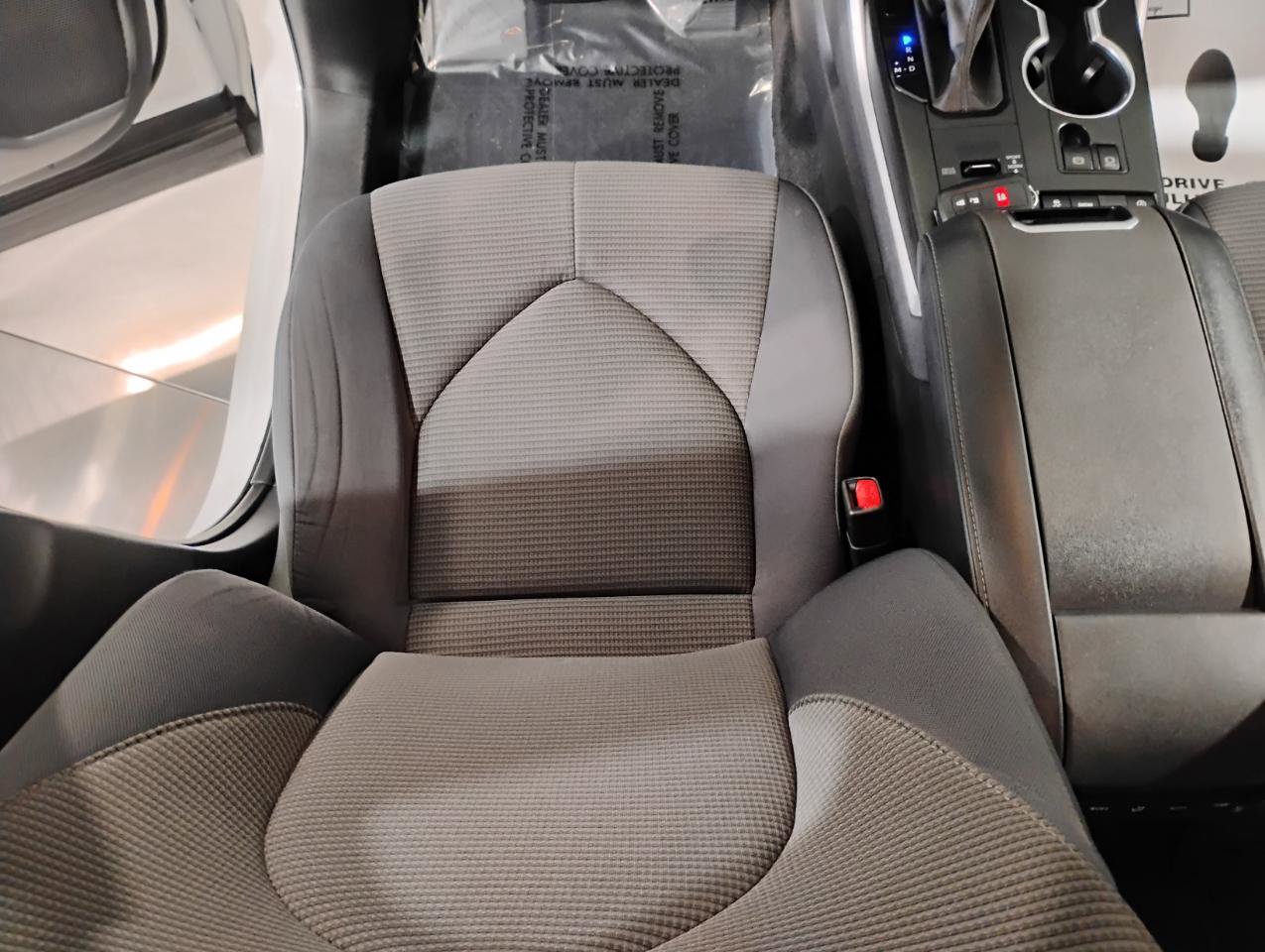 Used 2021 Toyota Highlander L image 63