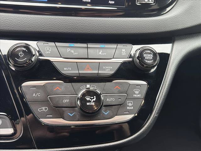 Used 2025 Chrysler Pacifica Select FWD image 16